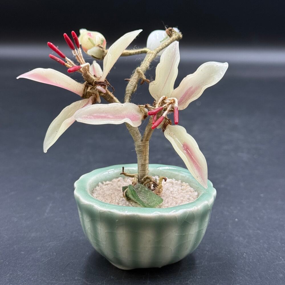 Vintage Decorative Lily Flower Glass Stone Tabletop Sculpture
